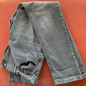 Mott and Bow Premium Boyfriend Jeans. No stains, worn once.